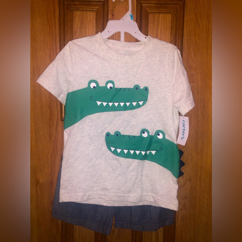 Carters brand, Size 5t, New with tags.